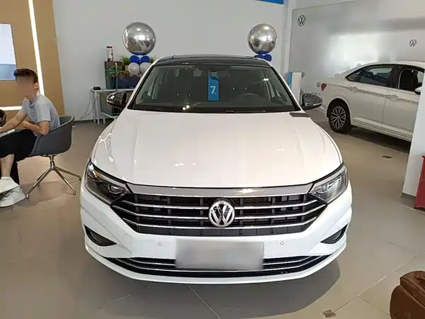 Volkswagen Sagitar 2019