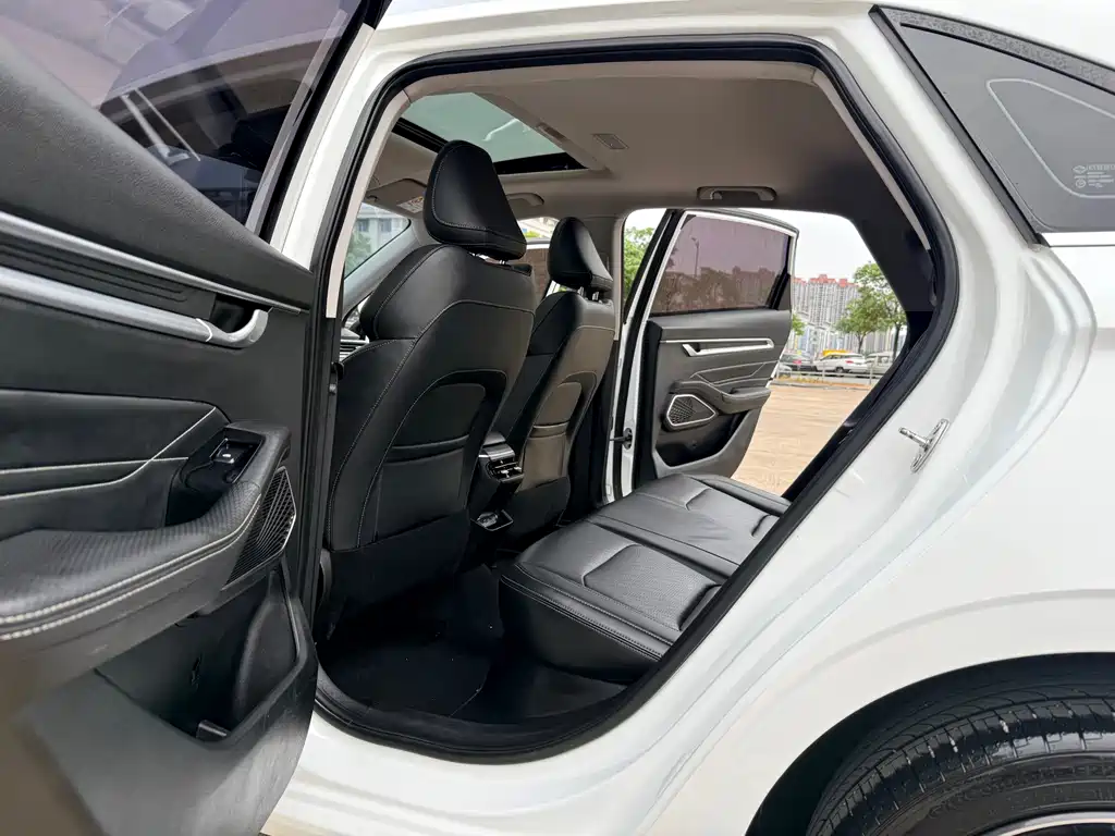 Geely Emgrand 2022 — фото 17