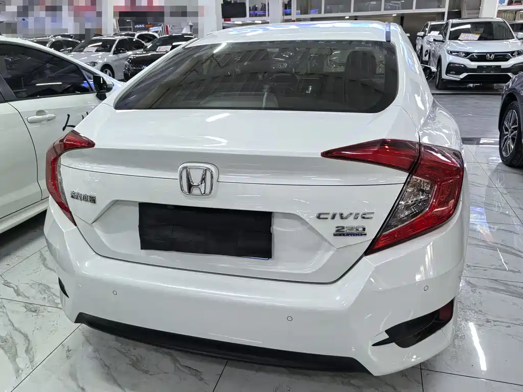 Honda Civic 2018 — фото 4