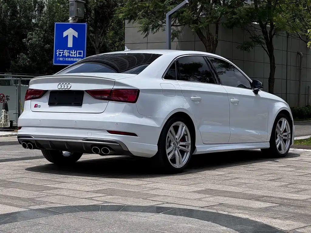 Audi S3 2017 — фото 8