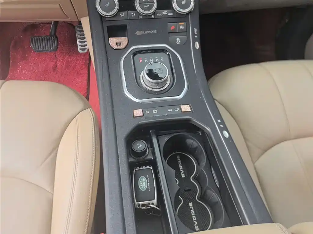 Land Rover Evoque 2016 — фото 14