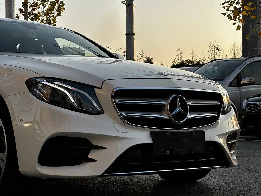 Mercedes-Benz E-Class 2018 — фото 22