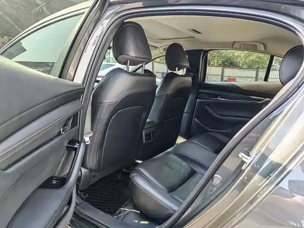 Mazda 3 Axela 2022
