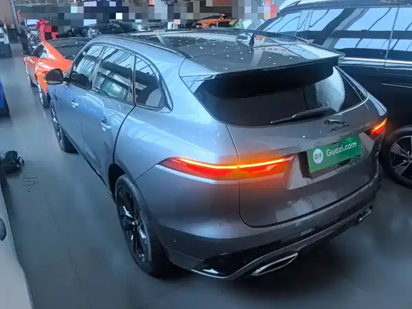 Jaguar F-PACE 2024