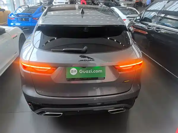 Jaguar F-PACE 2024