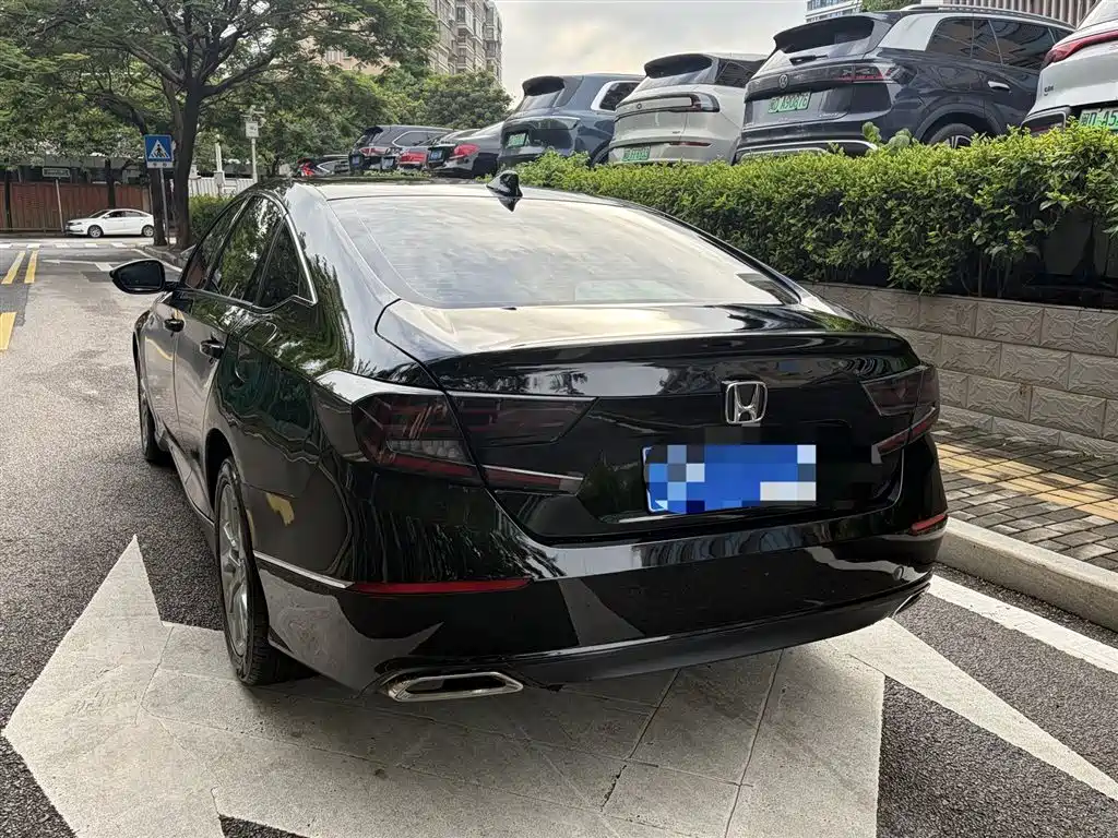 Honda Accord 2019 — фото 9