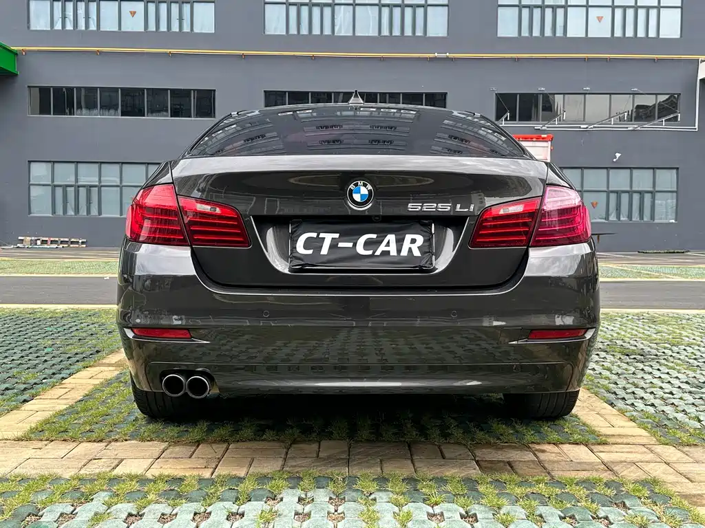 BMW 5 Series 2015 — фото 8