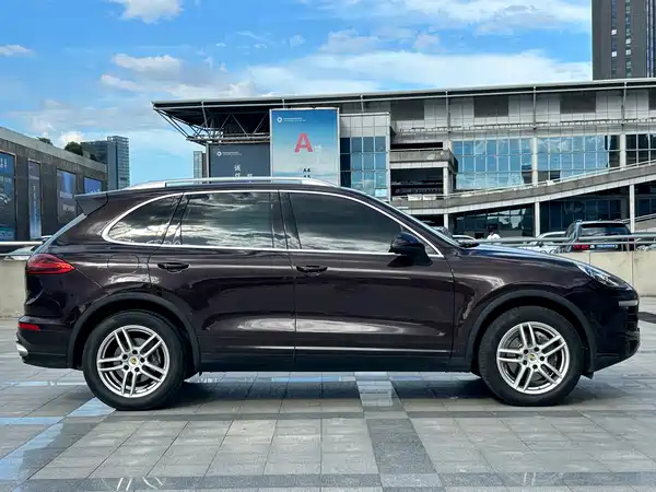 Porsche Cayenne 2016