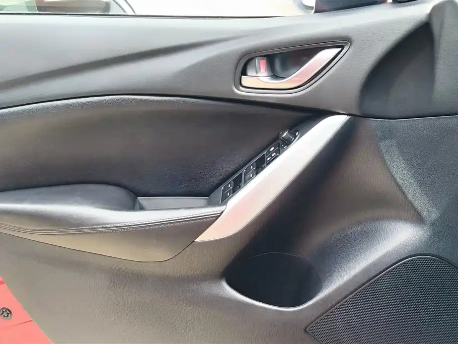 Mazda Atenza 2015