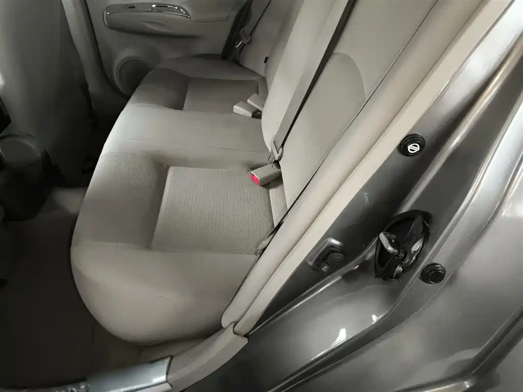 Nissan Sunny 2016 — фото 17