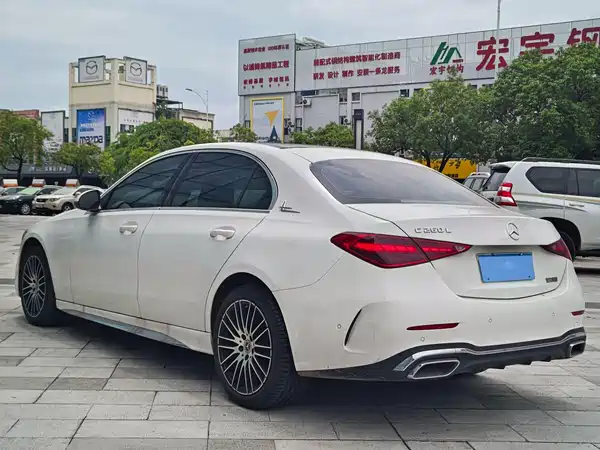 Mercedes-Benz C-Class 2024
