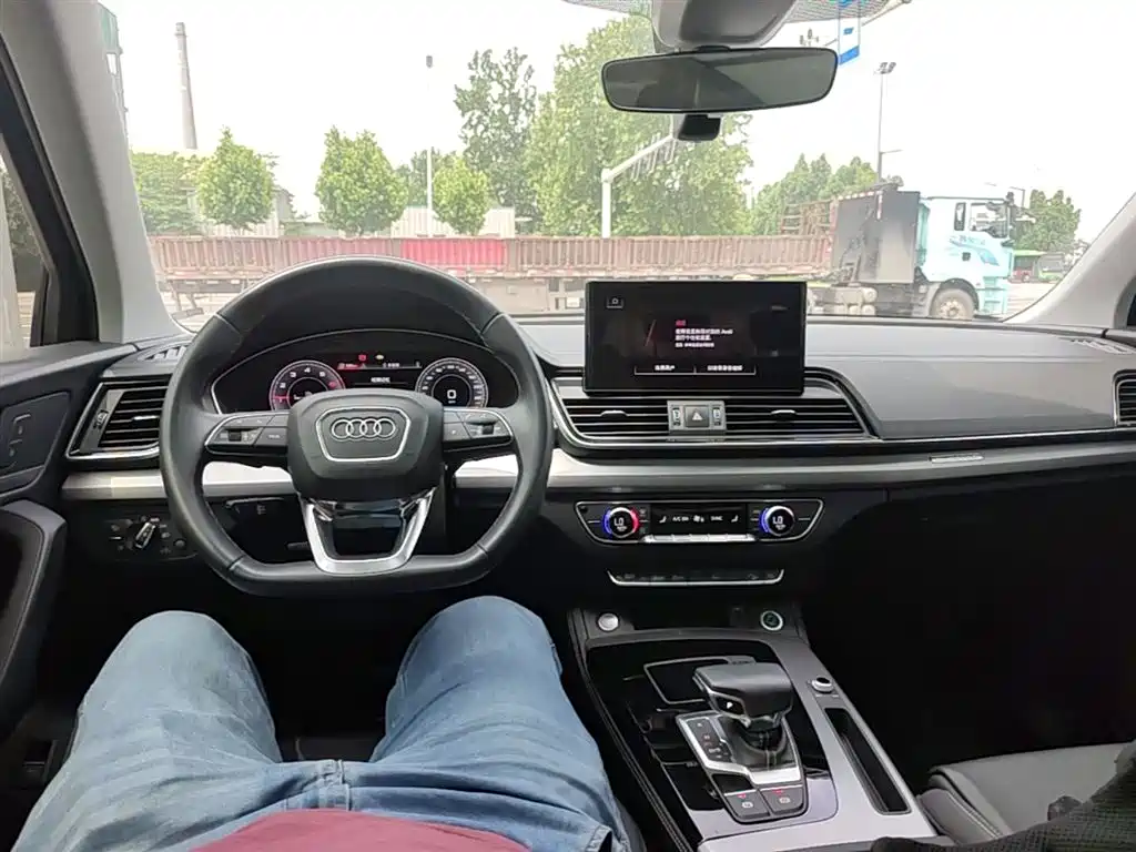 Audi Q5L 2021 — фото 10