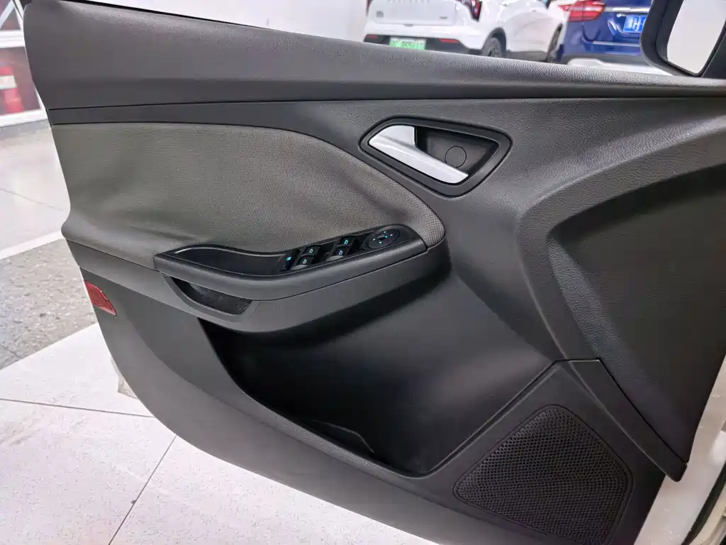 Ford Focus 2015 — фото 14