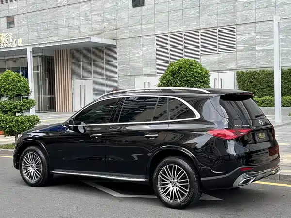 Mercedes-Benz GLC 2023