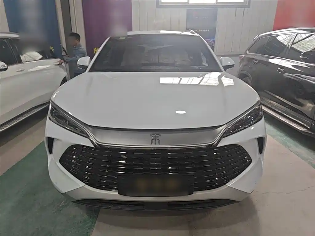 BYD L DM-i 2026 — фото 3