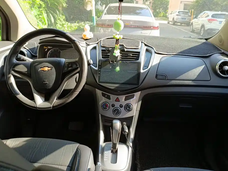 Chevrolet Trax 2014 — фото 12