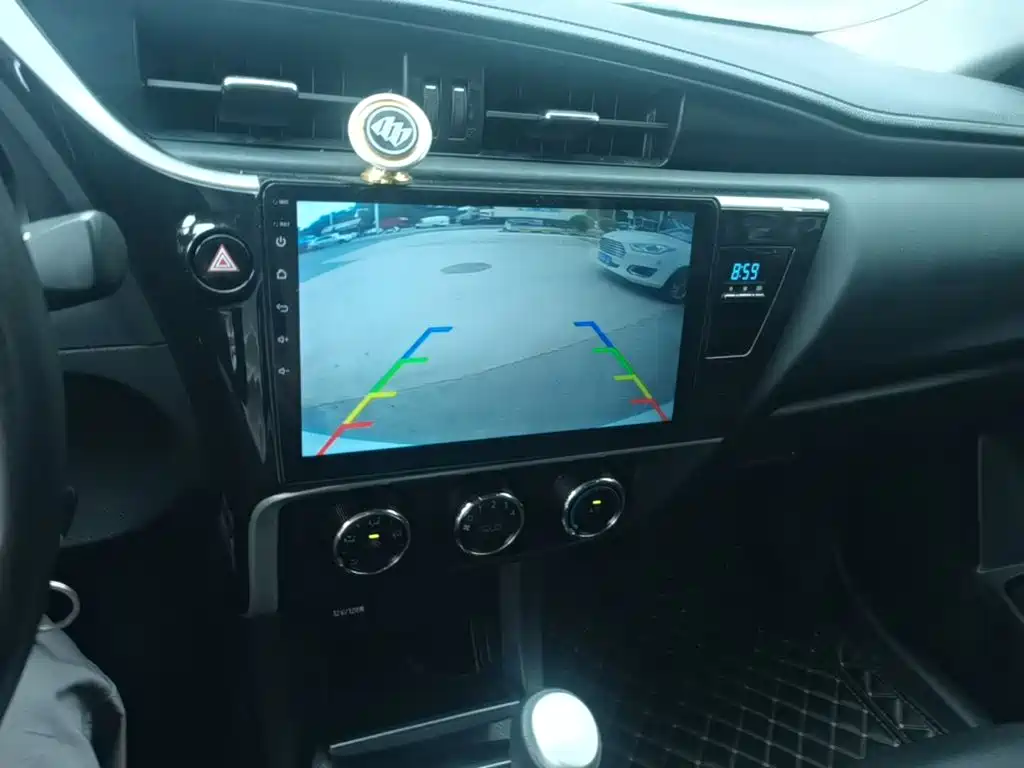 Toyota Corolla 2018 — фото 13