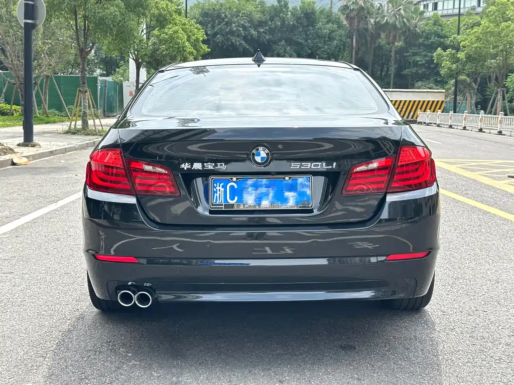 BMW 5 Series 2013 — фото 15