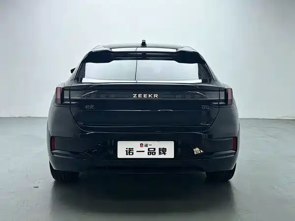 Zeekr 001 2024