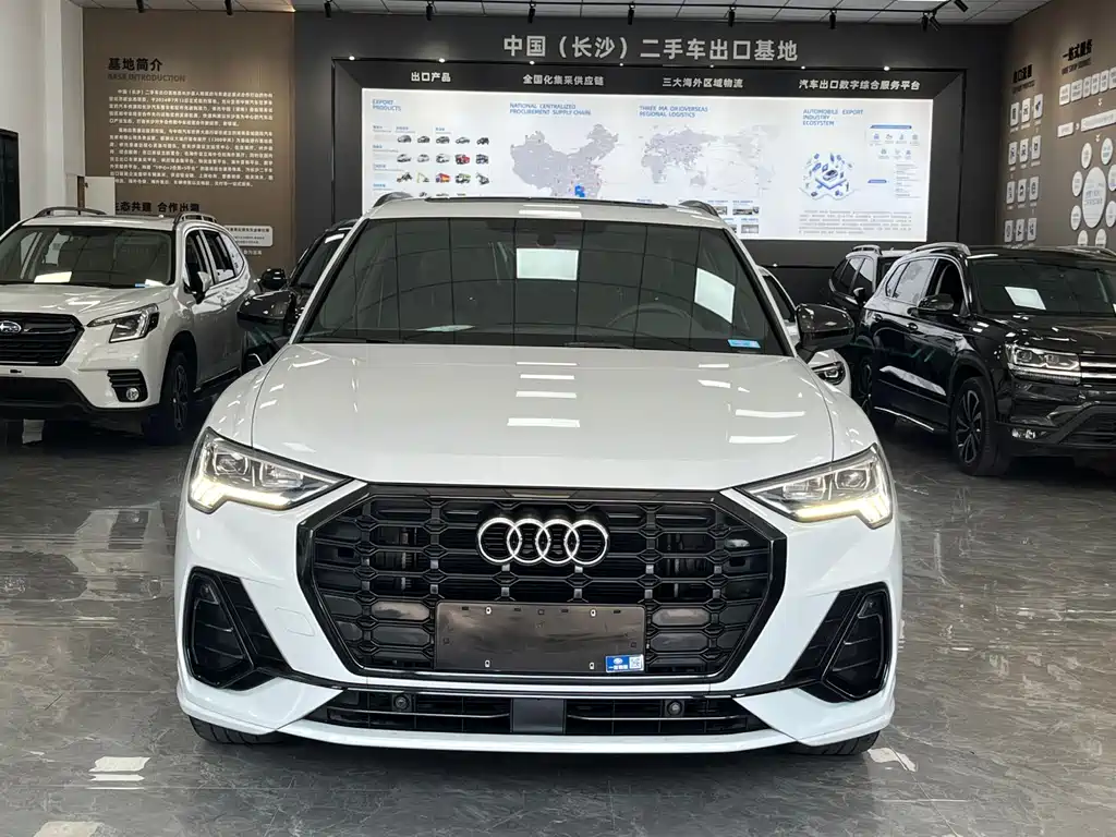 Audi Q3 2022 — фото 2