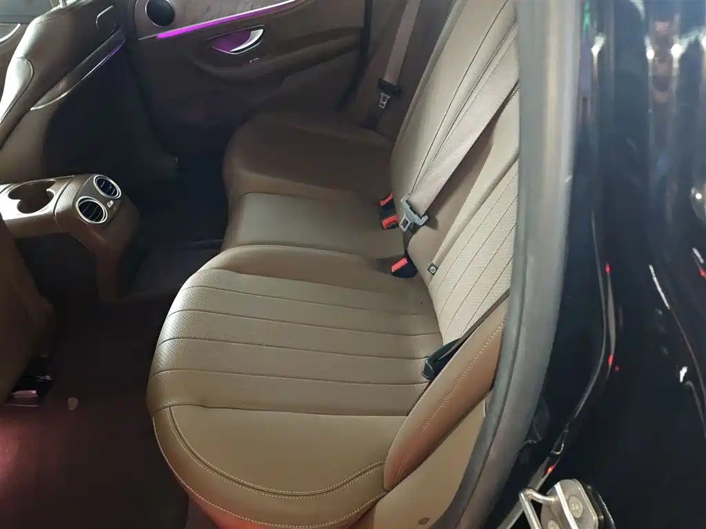 Mercedes-Benz E-Class 2017 — фото 17