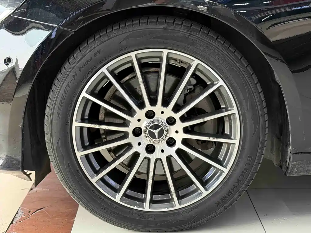 Mercedes-Benz E-Class 2021 — фото 11