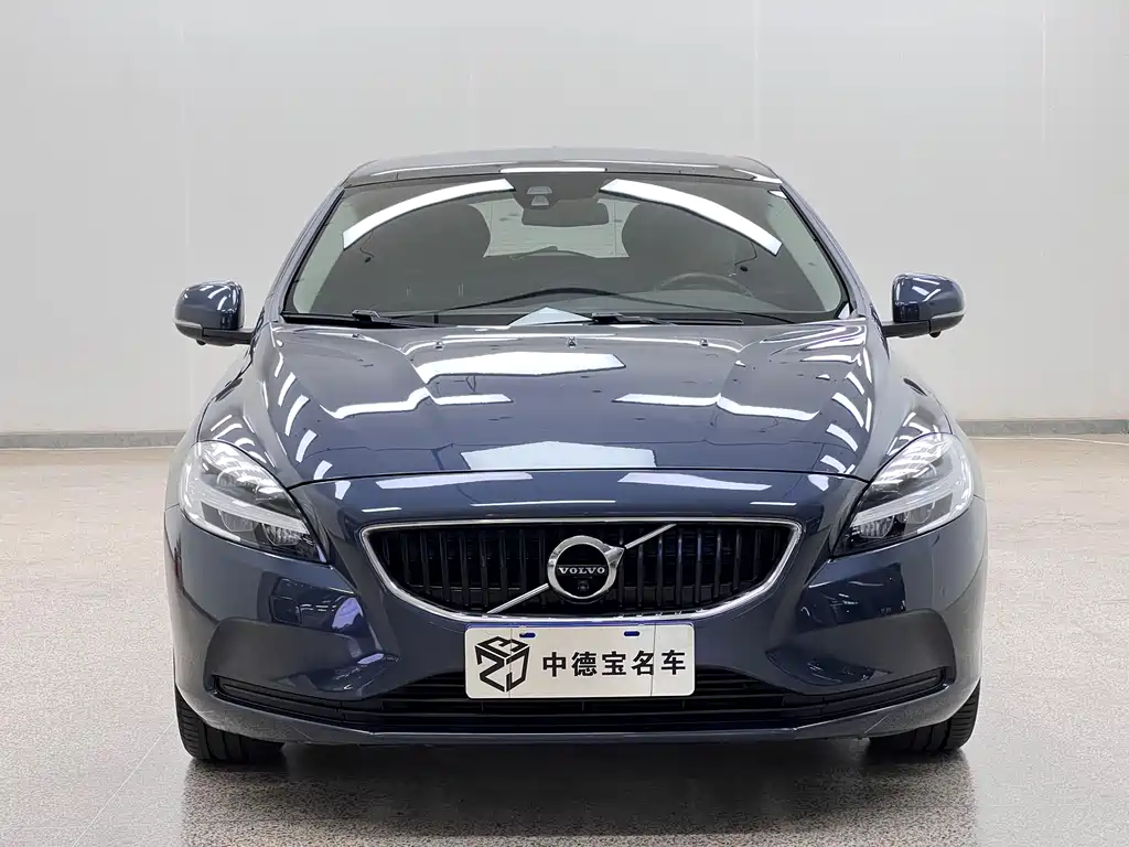 Volvo V40 2018 — фото 2