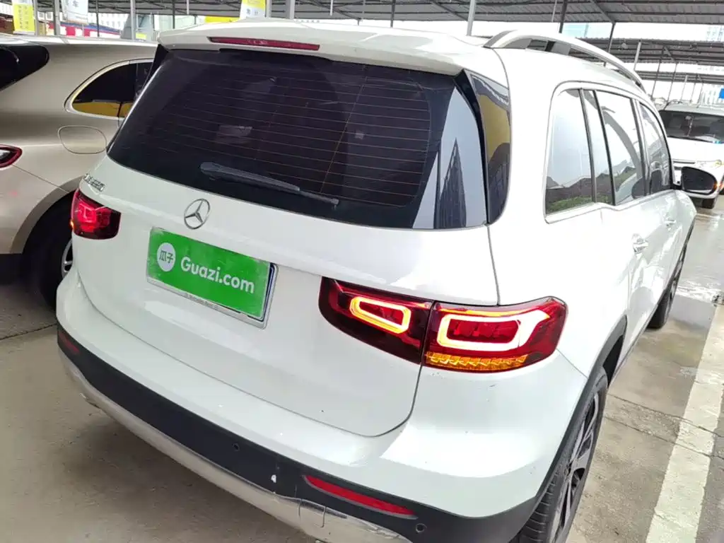 Mercedes-Benz GLB 2023