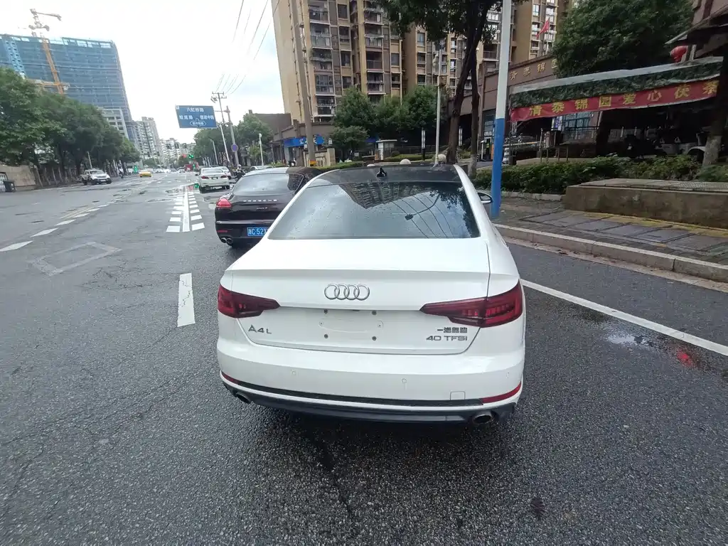 Audi A4L 2018 — фото 17