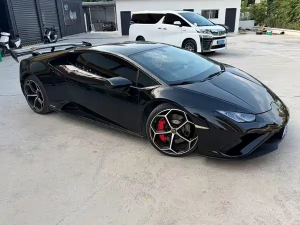 Lamborghini Huracan 2021