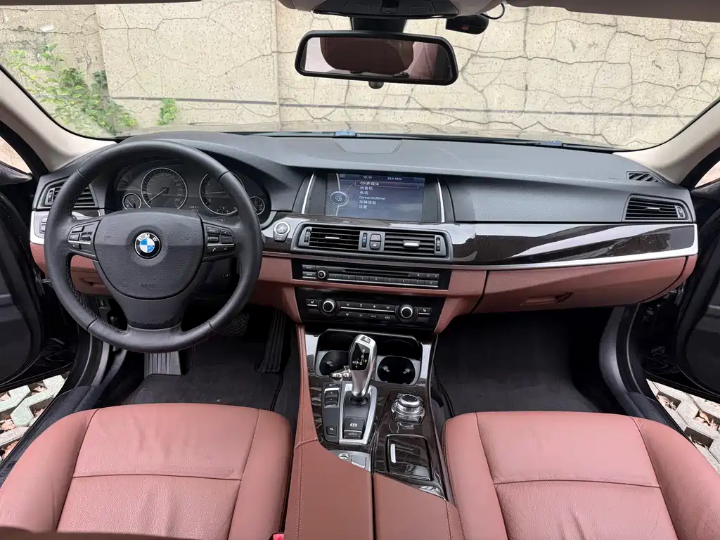 BMW 5 Series 2014 — фото 9
