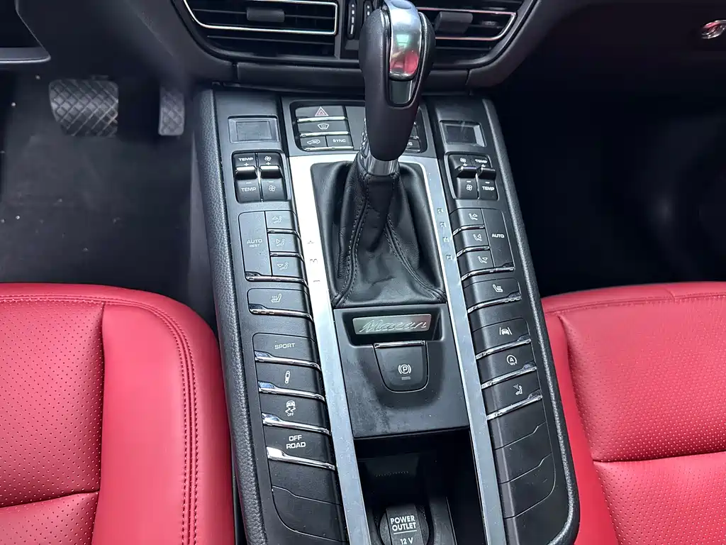Porsche Macan 2020 — фото 10