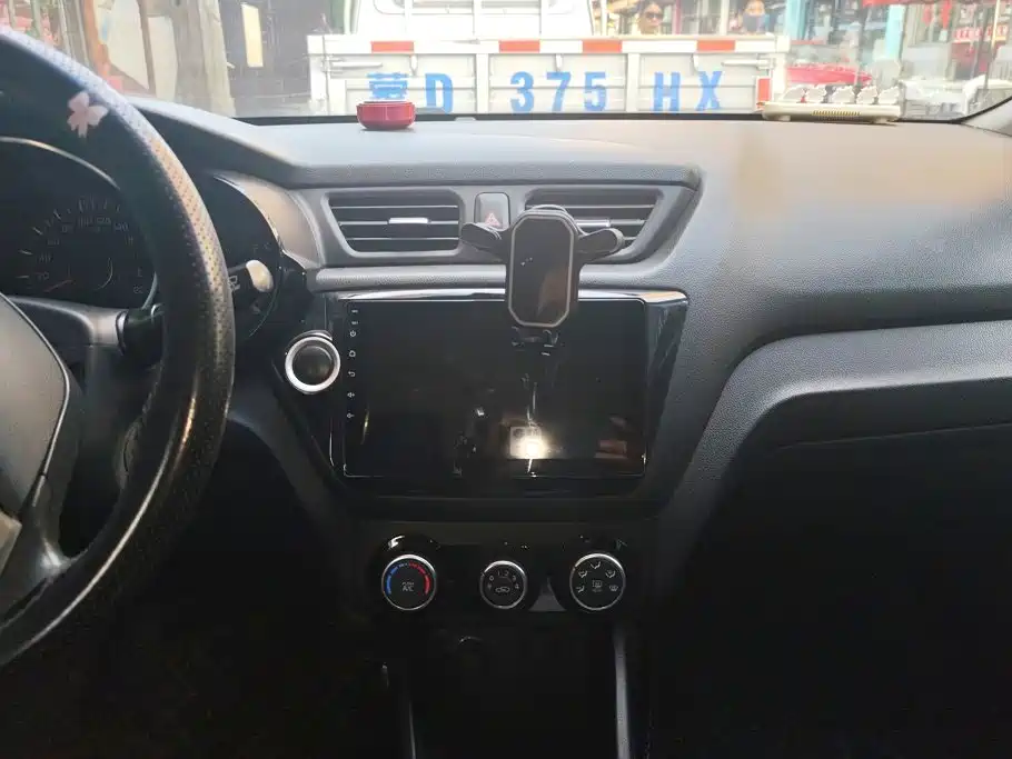 Kia K2 2015 — фото 13