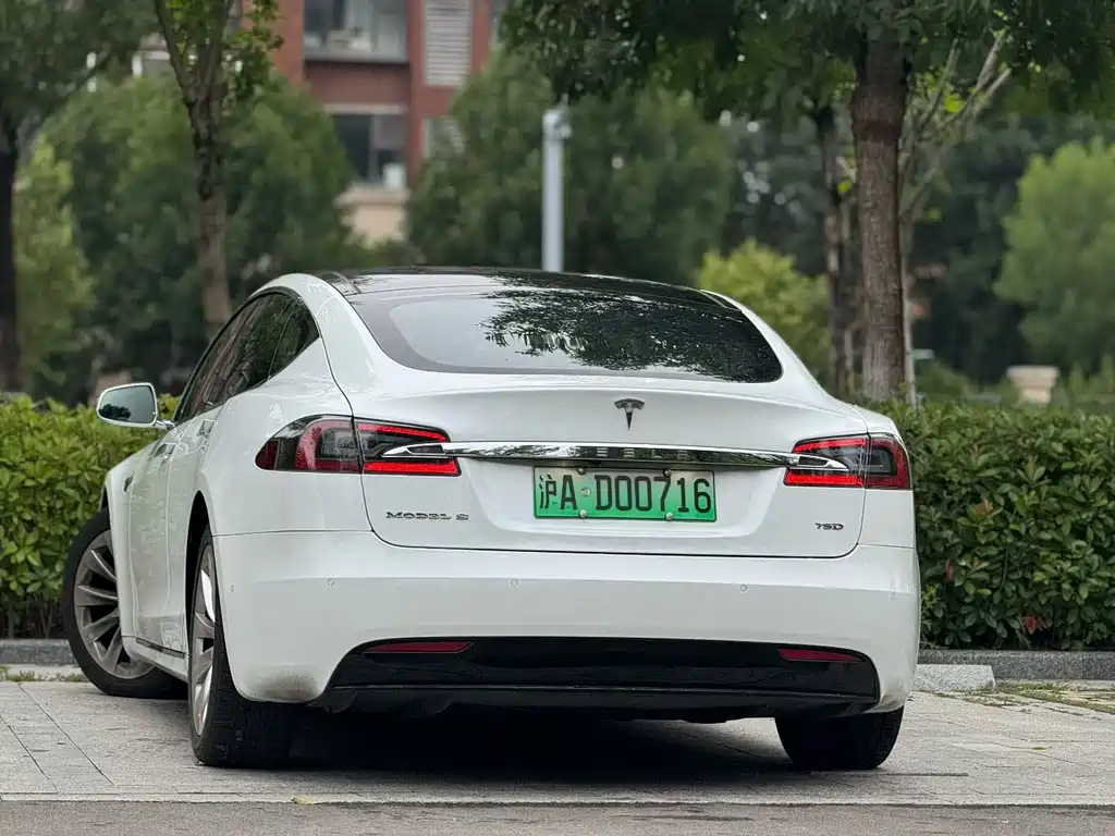 Tesla Model S 2016 — фото 7