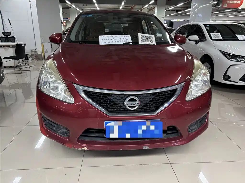 Nissan Tiida 2015
