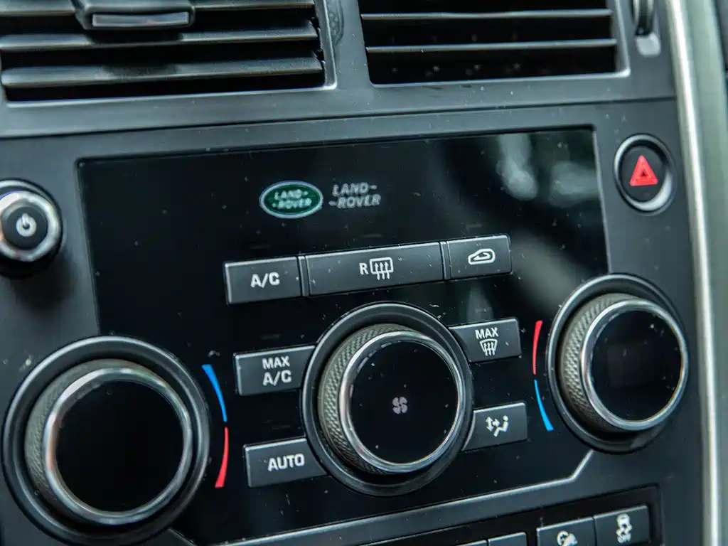 Land Rover Discovery Sport 2018 — фото 23