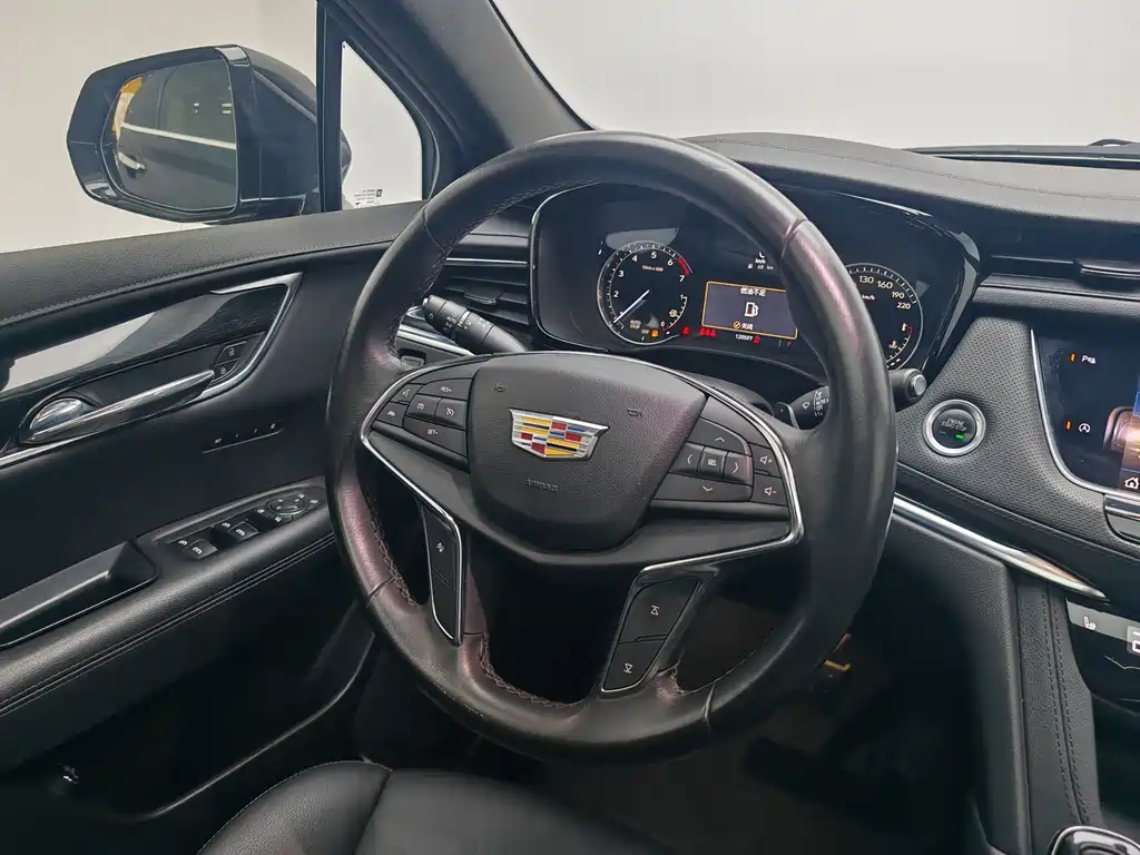 Cadillac XT5 2020 — фото 16