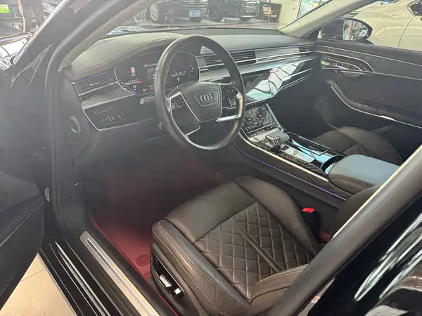 Audi A8 2024