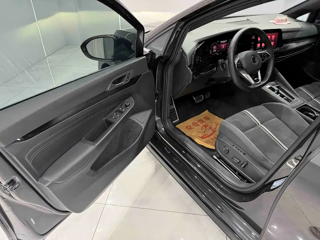 Volkswagen Golf 2023