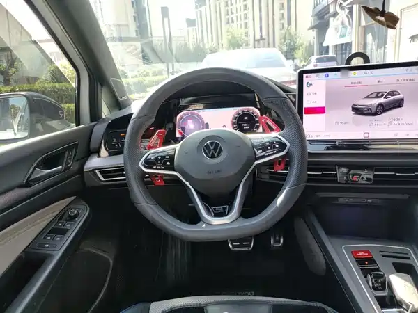 Volkswagen Golf 2024