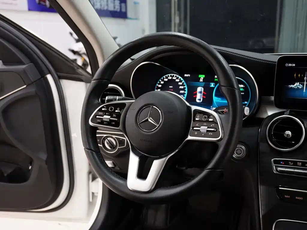 Mercedes-Benz C-Class 2019 — фото 12