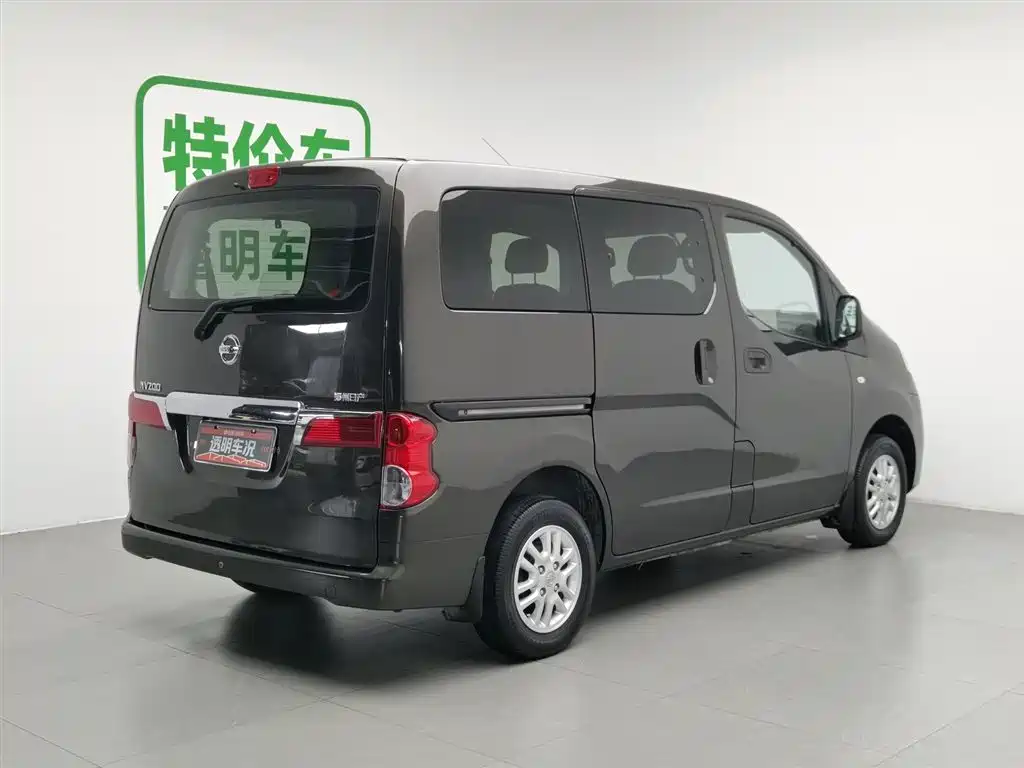 Nissan NV200 2014