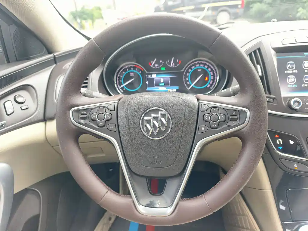 Buick Regal 2014 — фото 10