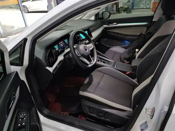Volkswagen Golf 2023