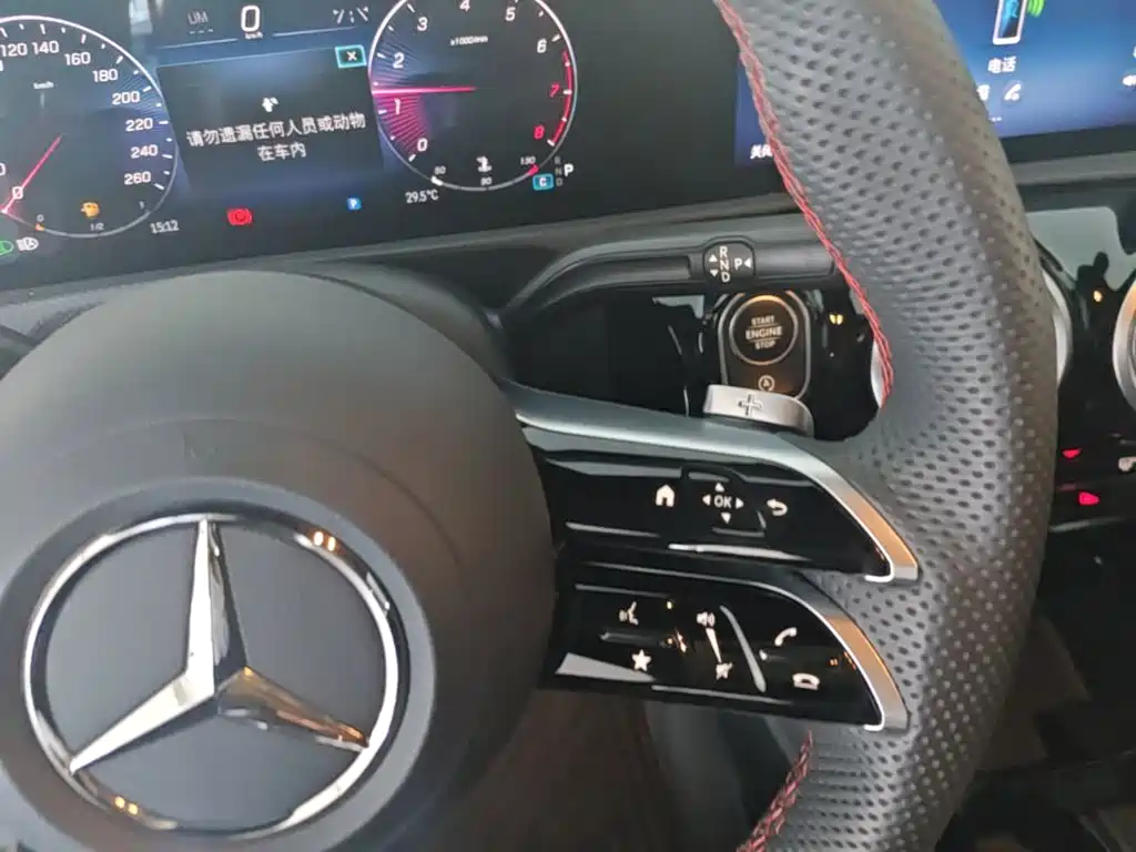 Mercedes-Benz A-Class 2025 — фото 14