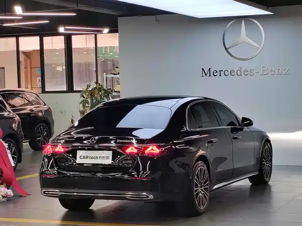 Mercedes-Benz E-Class 2024