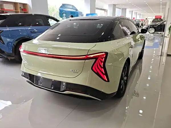 Hongqi EH7 2024