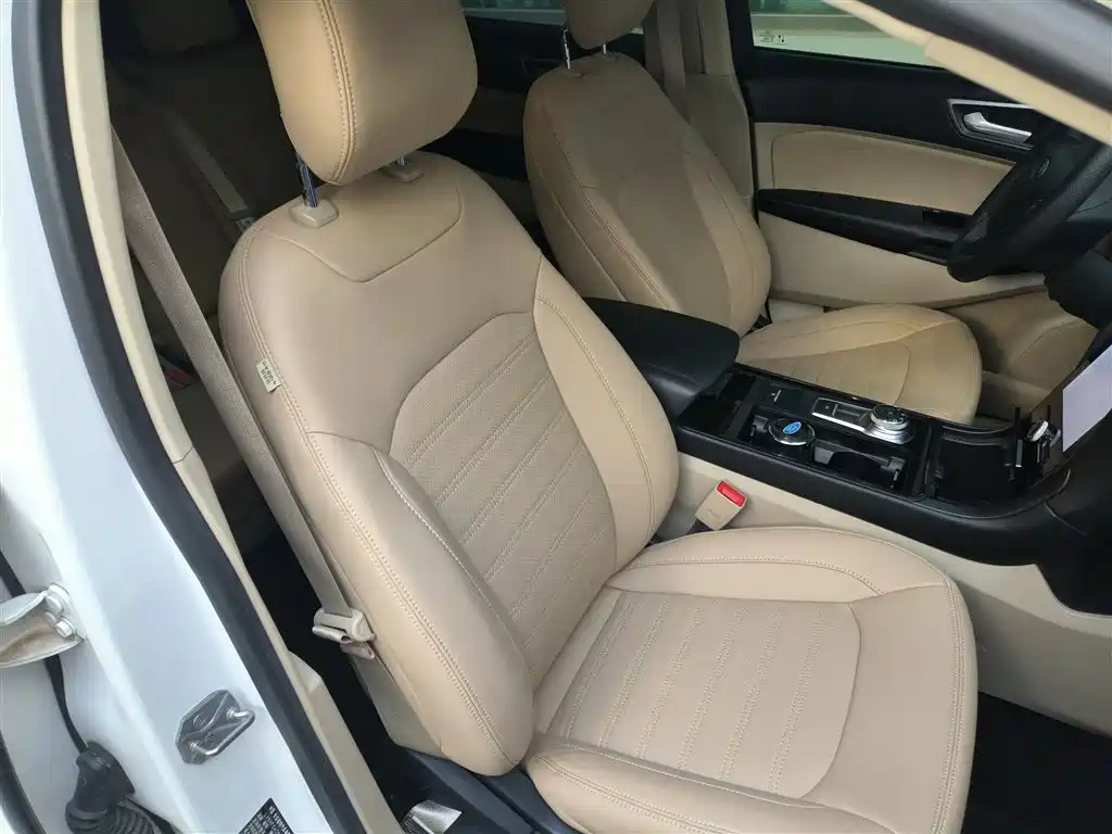 Ford Edge 2020 — фото 25