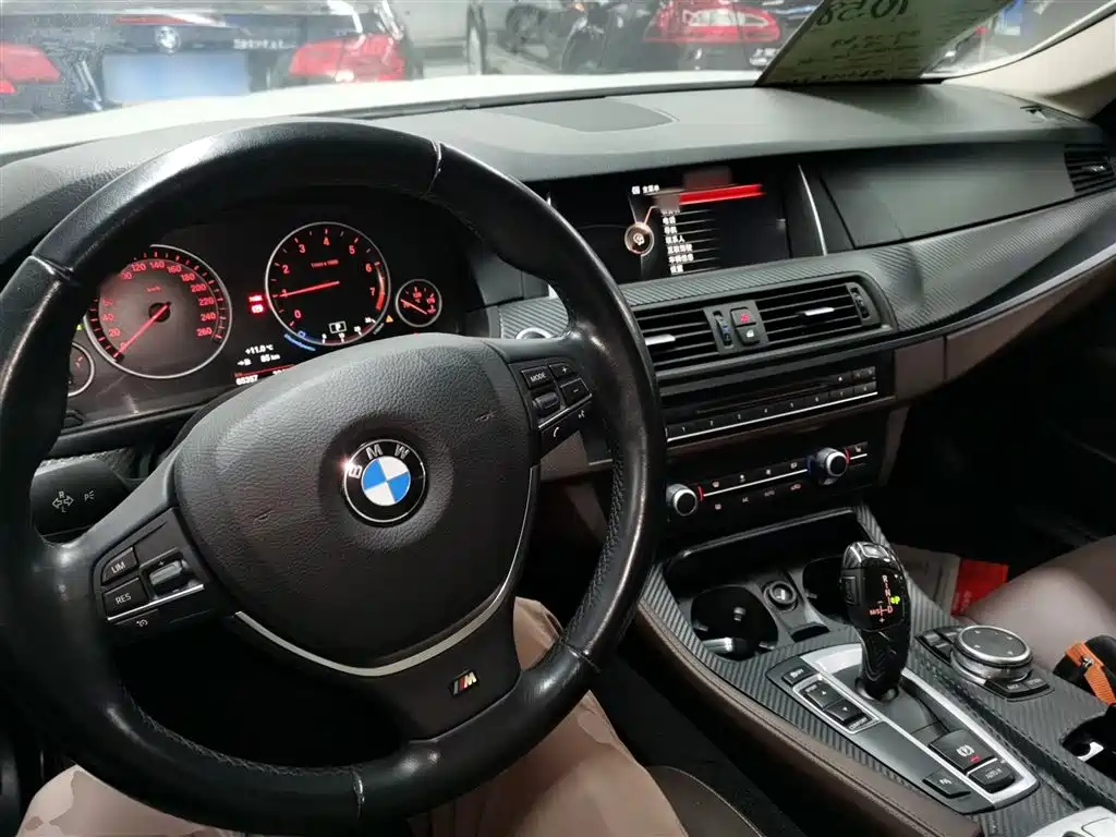BMW 5 Series 2015 — фото 12
