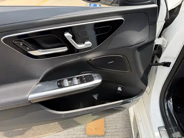 Mercedes-Benz C-Class 2023